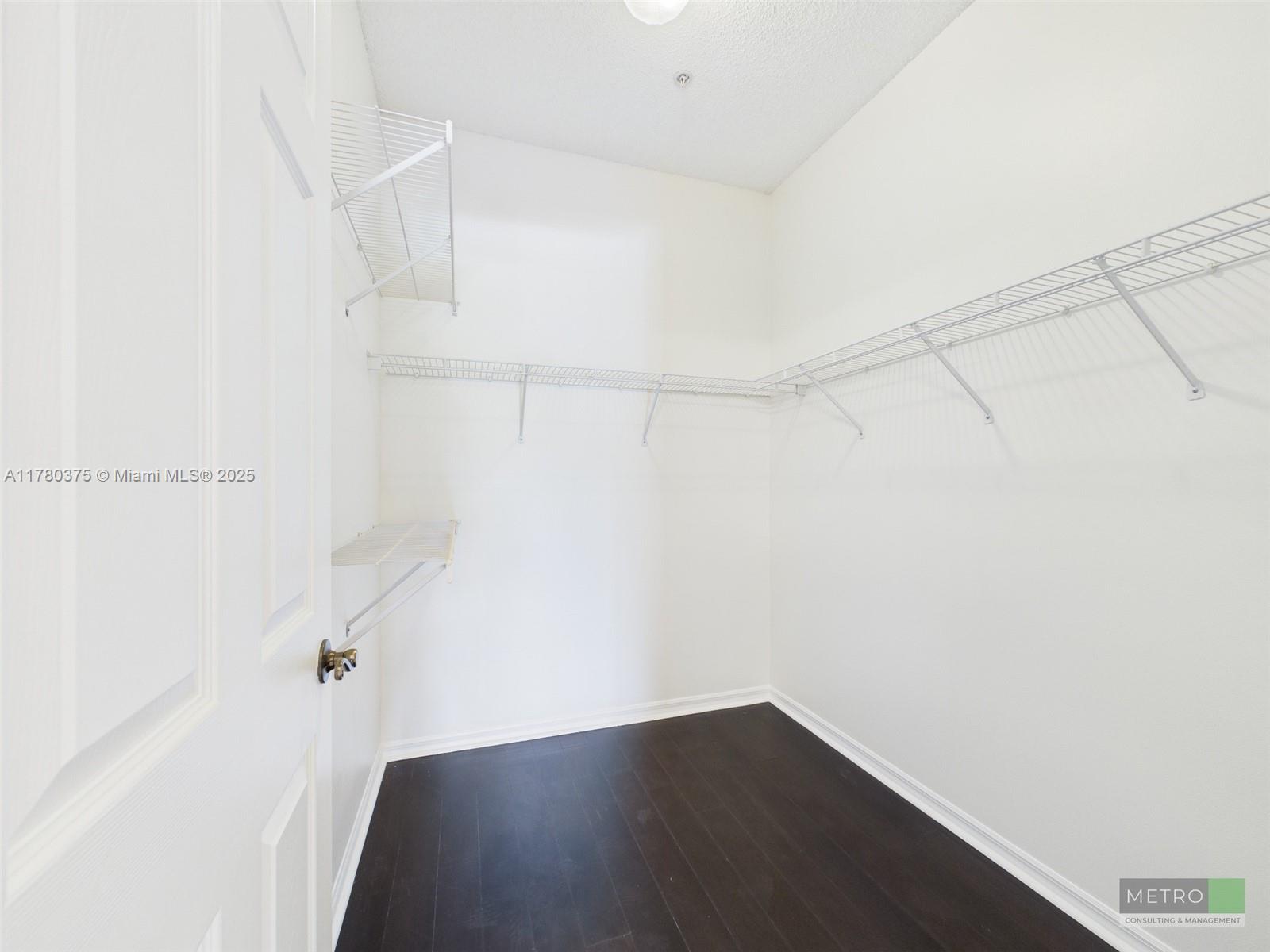 112 Lighthouse Circle, Unit H Tequesta, FL 33469 - Photo 13 of 20 a view of a small space