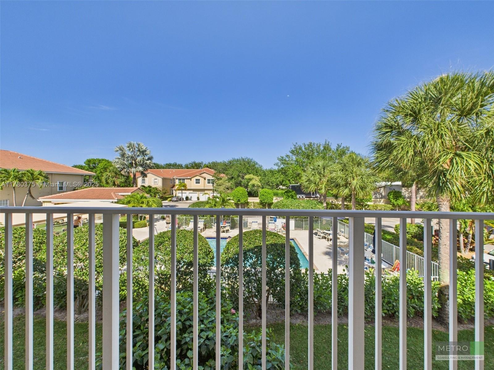 112 Lighthouse Circle, Unit H Tequesta, FL 33469 - Photo 4 of 20 a view of a balcony