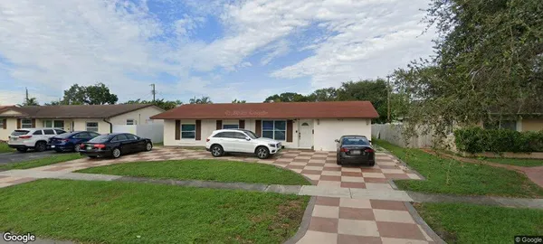 $675,000 | 2220 North 47th Avenue, Hollywood, FL 33021