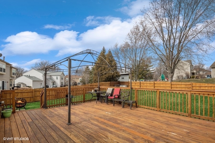 844 Burning Trail Carol Stream, IL 60188 - Photo 20 of 21 a view of a terrace with wooden floor