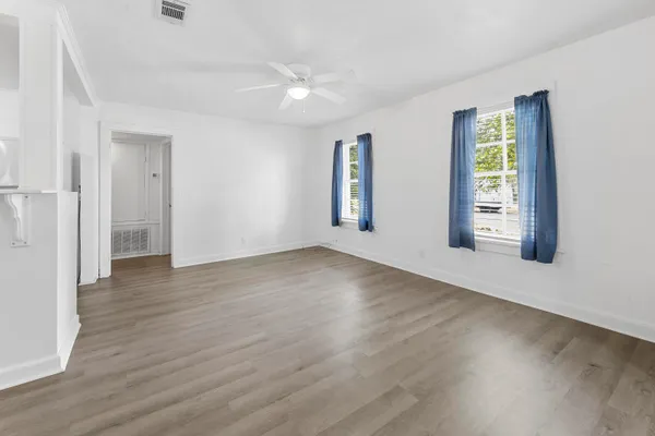 $1,300 | 324 Dixie Street, Crestview, FL 32536