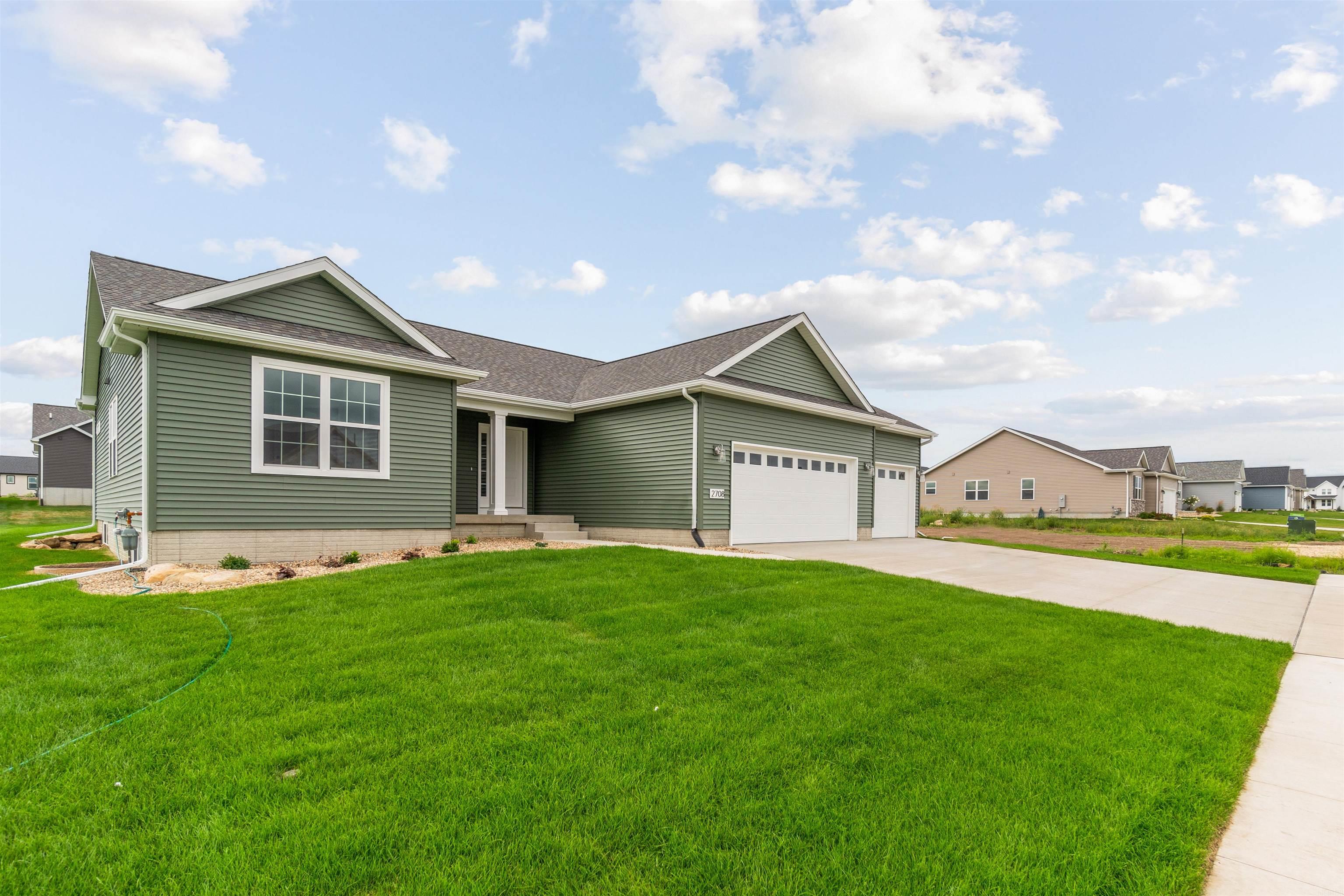 2708 Arbor Rdg Road Cedar Falls, IA 50613 - Photo 3 of 30 Gallery Image 3
