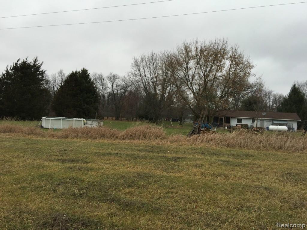 7305 Crofoot Road Fowlerville, MI 48836 - Photo 35 of 36 View from out back