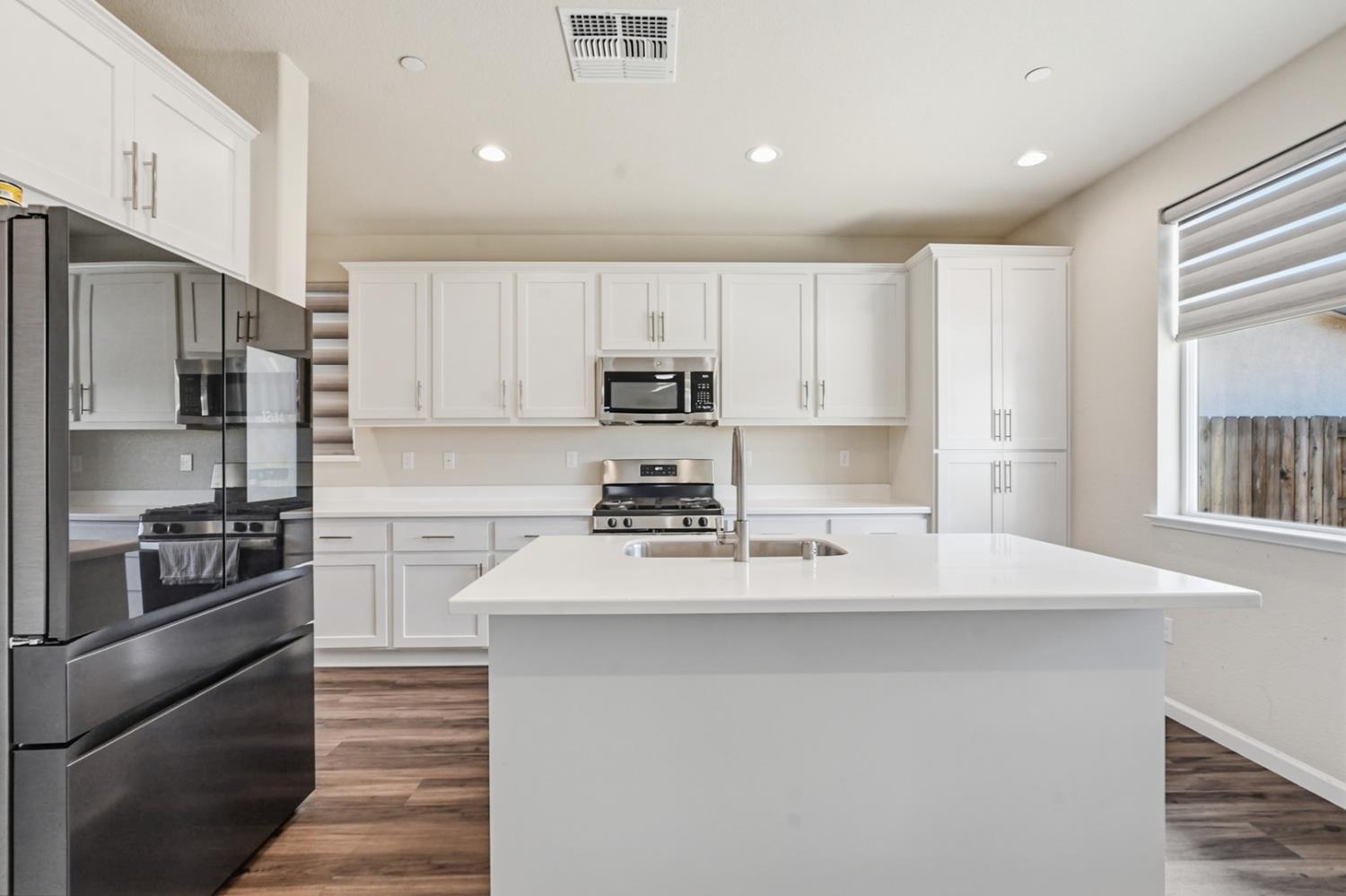 4369 Icon Avenue Modesto, CA 95356 - Photo 9 of 32