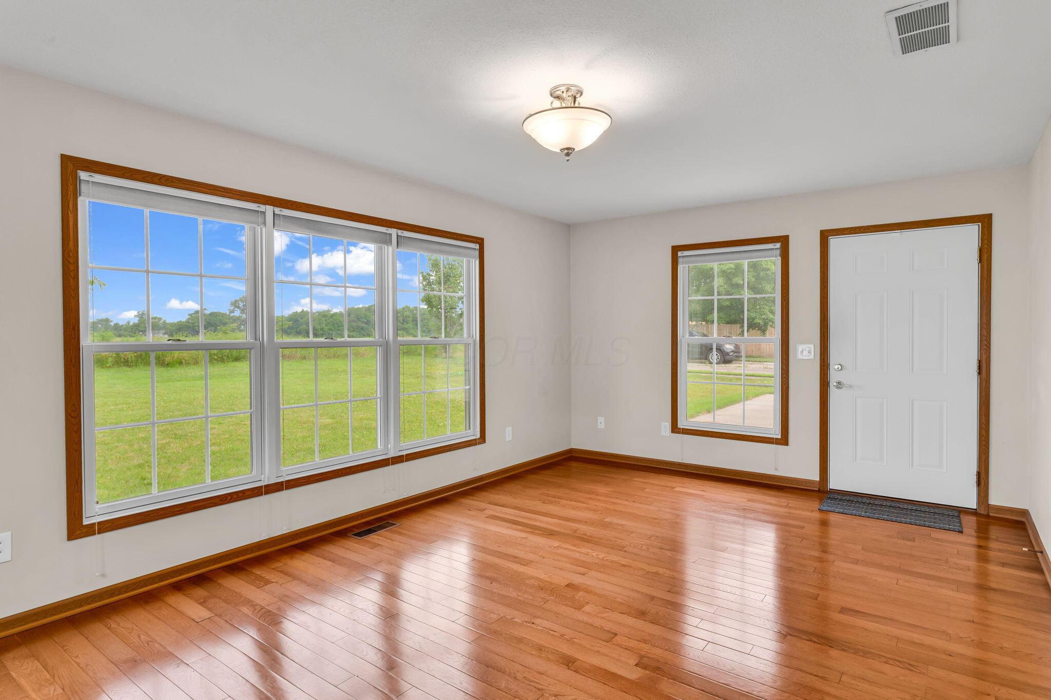 159 Hathaway Road West Jefferson, OH 43162 - Photo 5 of 51 33-web-or-mls-159HathawayRoad_Hommati102