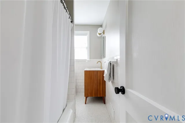 $2,300 | 3342 Grandview Drive, Richmond, VA 23225