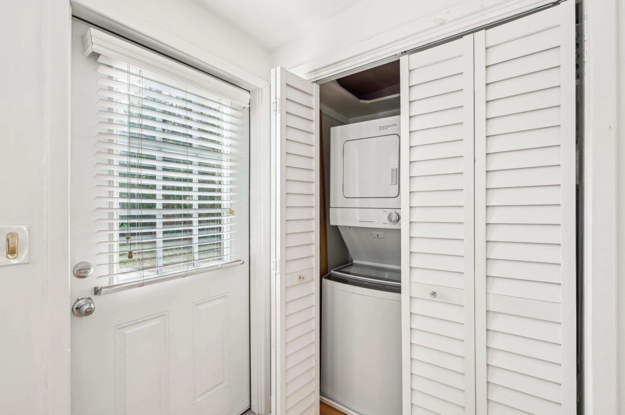 7 Atlantic Avenue St. Augustine, FL 32084 - Photo 28 of 38 a bathroom with a shower