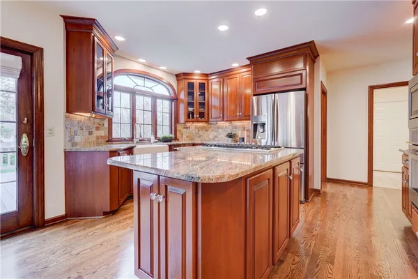 $819,900 | 11 Merryhill Lane, Pittsford, NY 14534