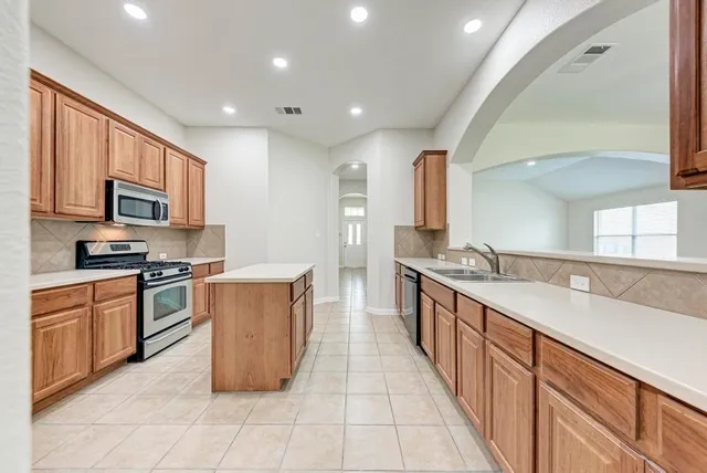 $2,500 | 18420 Dry Brook Loop, Pflugerville, TX 78660