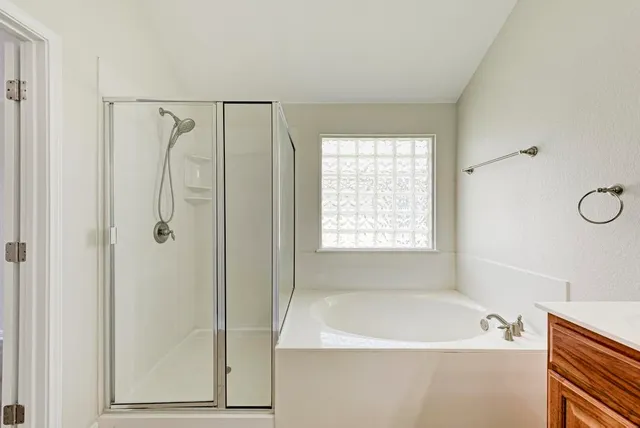 $2,500 | 18420 Dry Brook Loop, Pflugerville, TX 78660