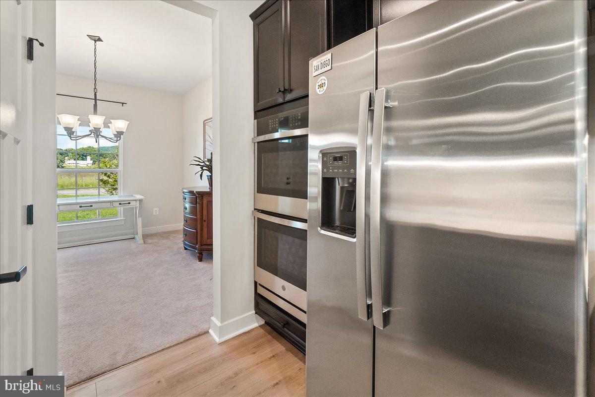 6701 Mt Phillip Road Frederick, MD 21703 - Photo 11 of 51 Upgraded double ovens w/ Stainless Steel Appliance