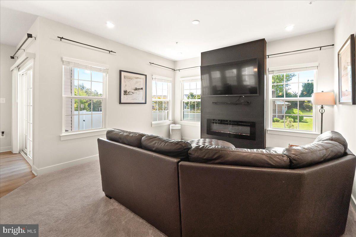 6701 Mt Phillip Road Frederick, MD 21703 - Photo 16 of 51 Hugh bright space fro living area