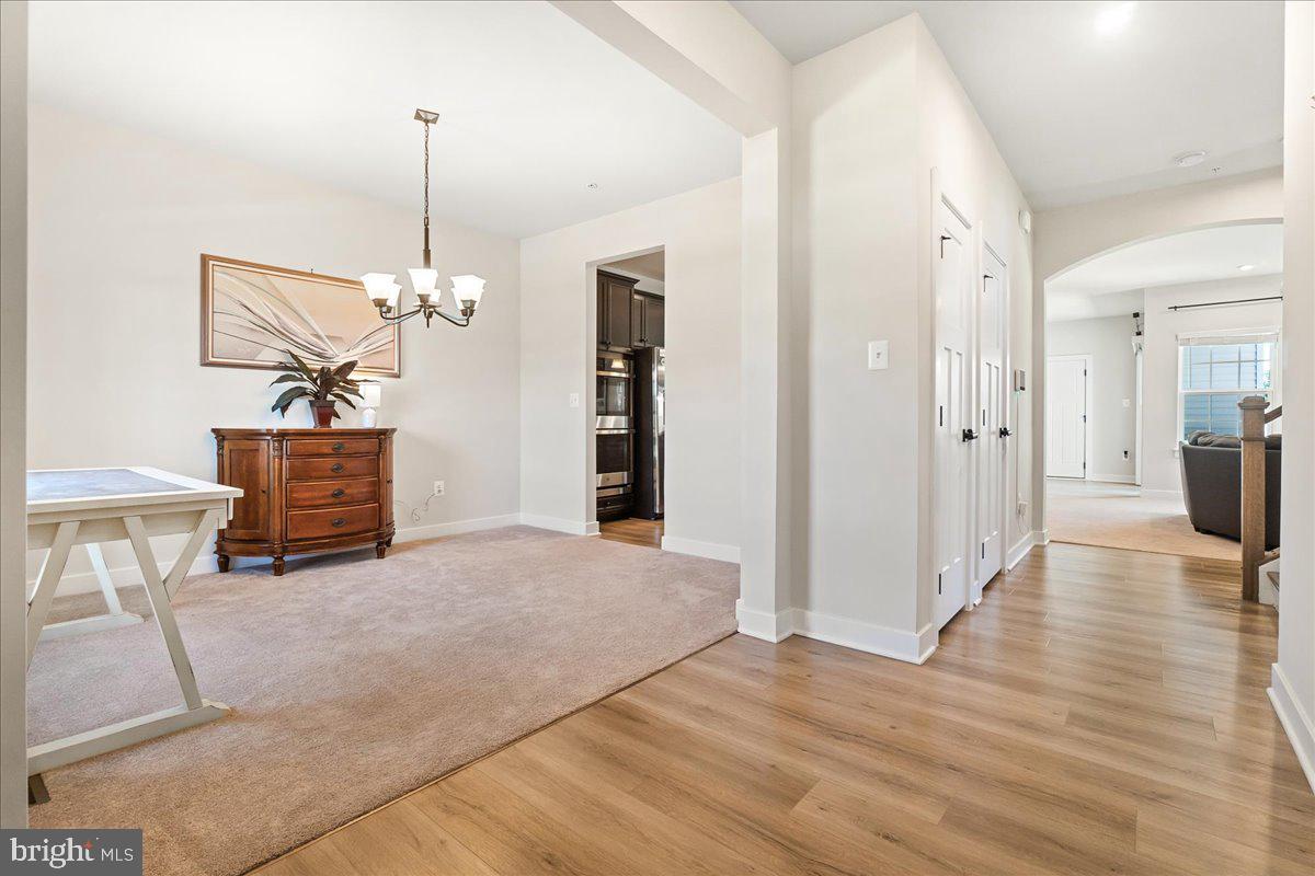 6701 Mt Phillip Road Frederick, MD 21703 - Photo 4 of 51 Entrance on main from front door