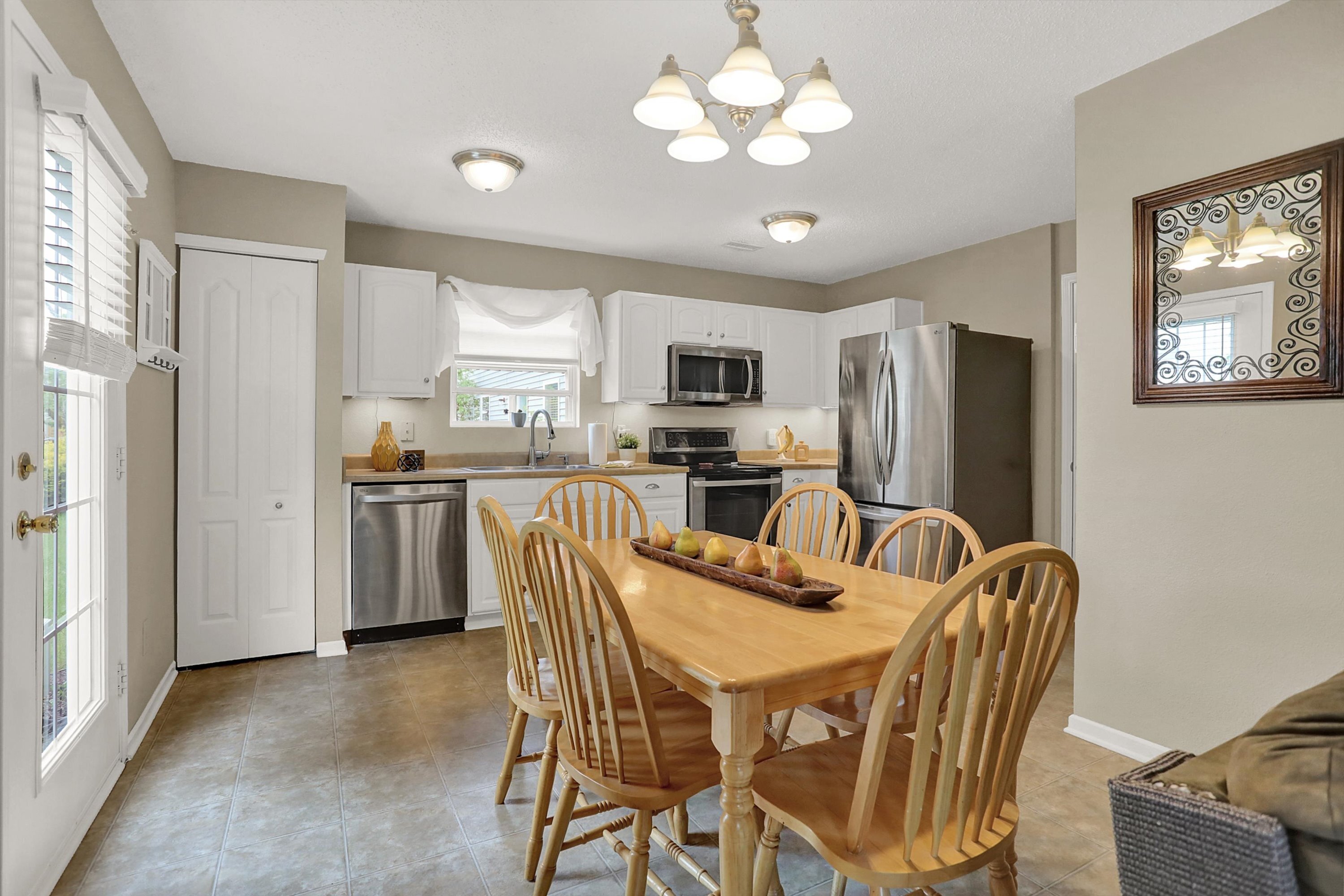 9361 West Dockside Circle Pendleton, IN 46064 - Photo 7 of 67