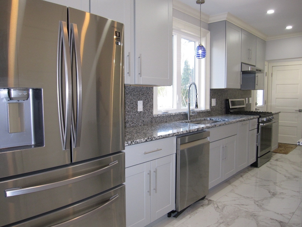 55 Warren Road, Unit 55 Framingham, MA 01702 - Photo 4 of 19 Gallery Image 4
