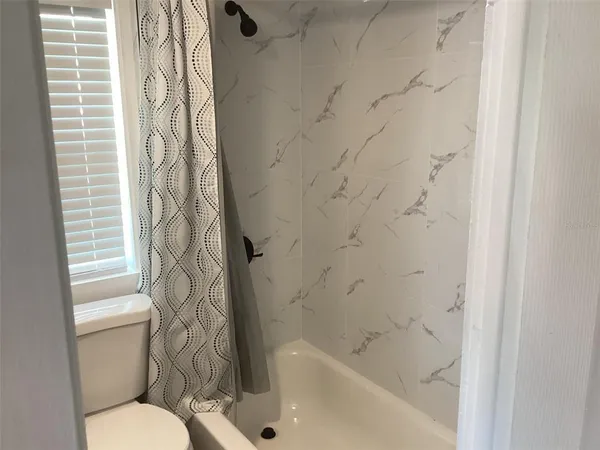 $2,000 | 13121 4th Street East, Unit 1, Madeira Beach, FL 33708