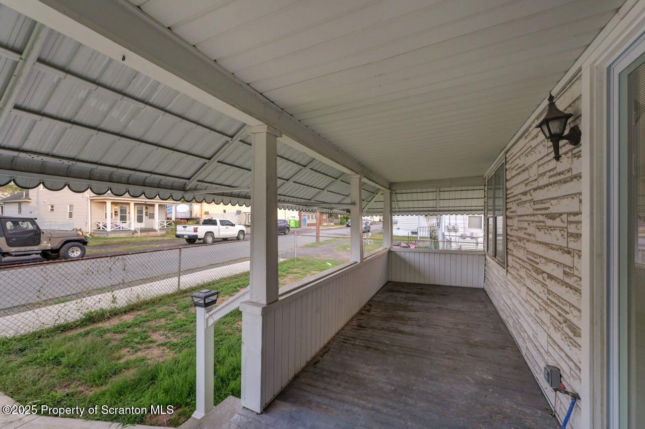 201 Jackson Street Olyphant, PA 18447 - Photo 7 of 70 201 Jackson St 05 Large