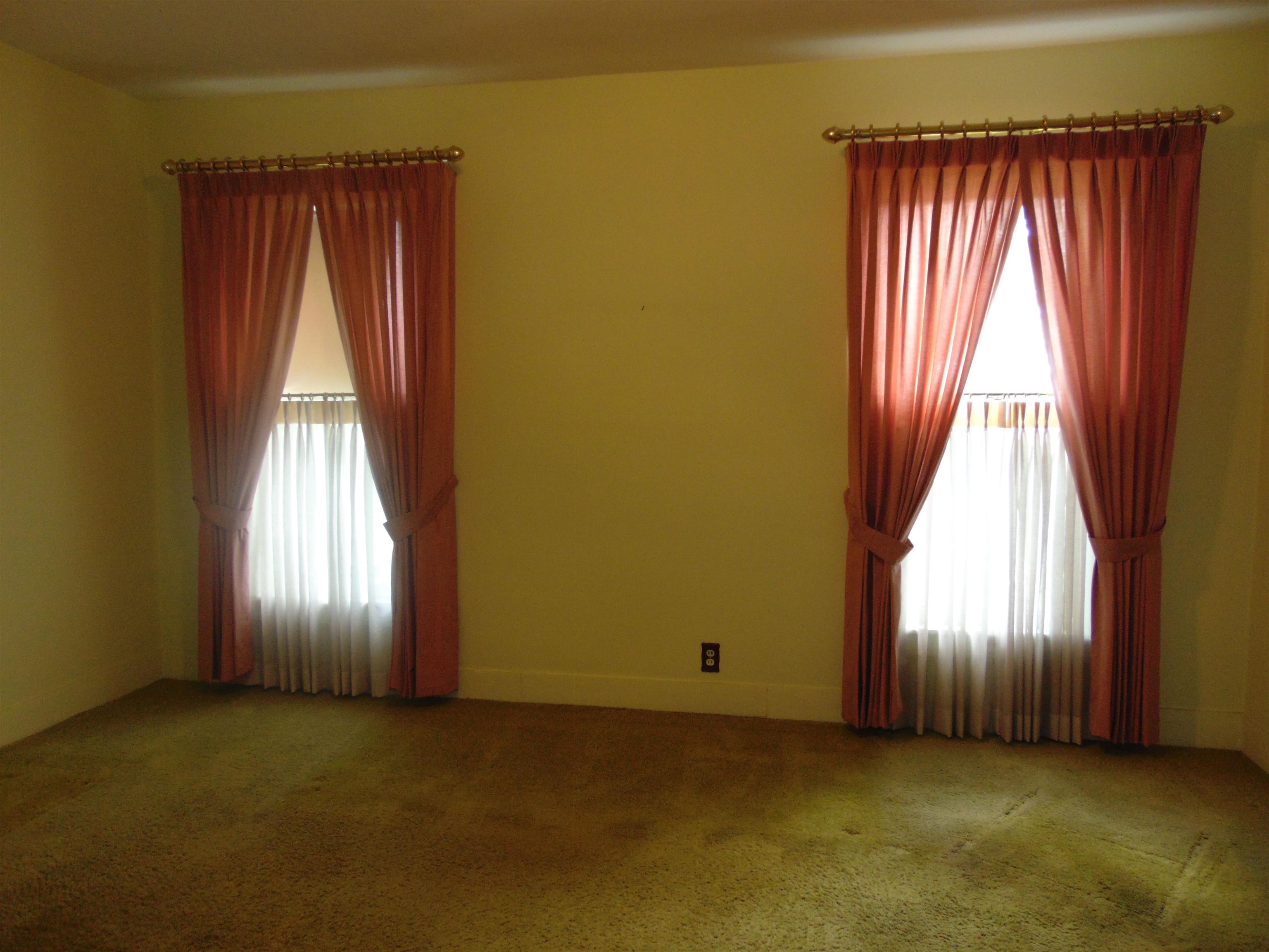 608 West Center Street Ithaca, MI 48847 - Photo 24 of 47 1911758-23.JPG