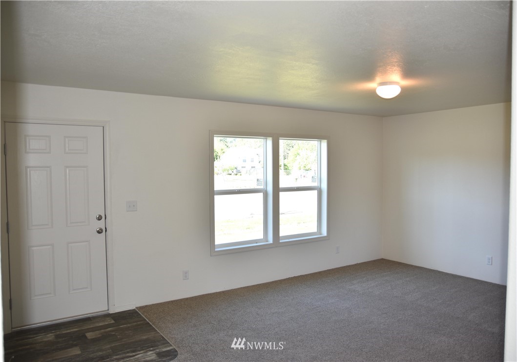 628 Main Street Vader, WA 98593 - Photo 4 of 18 Gallery Image 4