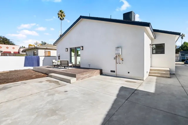 $1,740,000 | 529 North Griffith Park Drive, Burbank, CA 91506