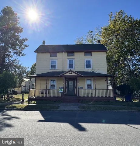 $399,000 | 310 Front Street, Beverly, NJ 08010