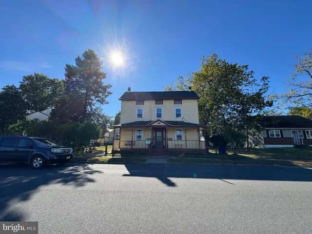 $399,000 | 310 Front Street, Beverly, NJ 08010