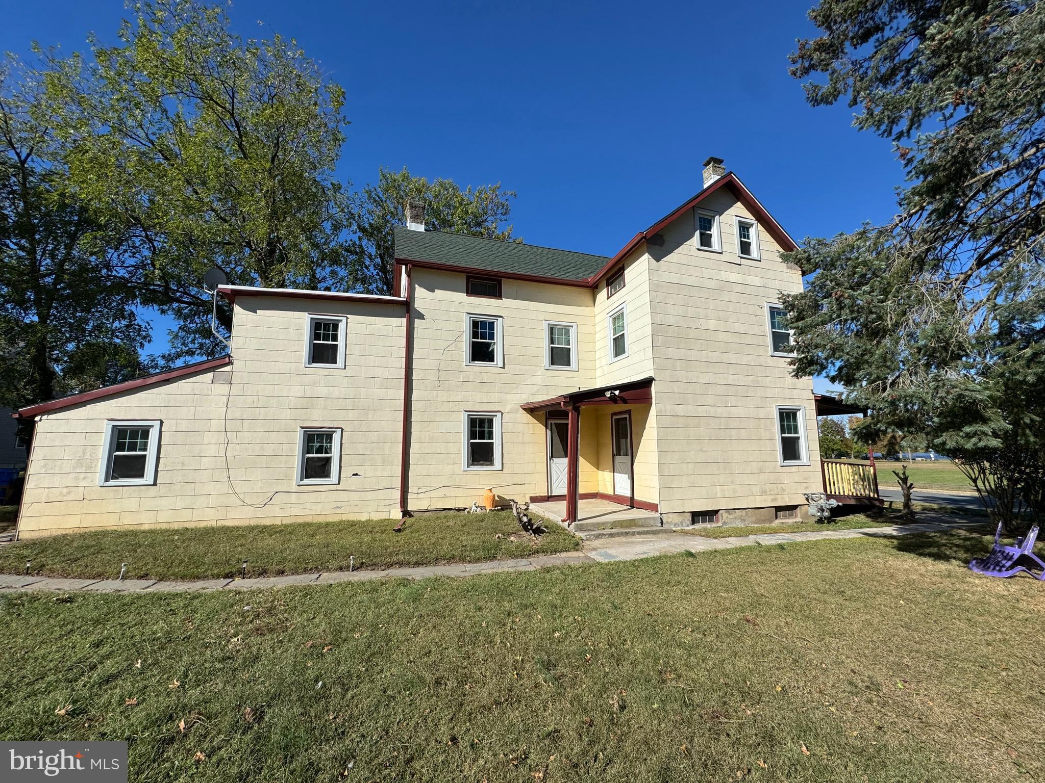 310 Front Street Beverly, NJ 08010 - Photo 6 of 9