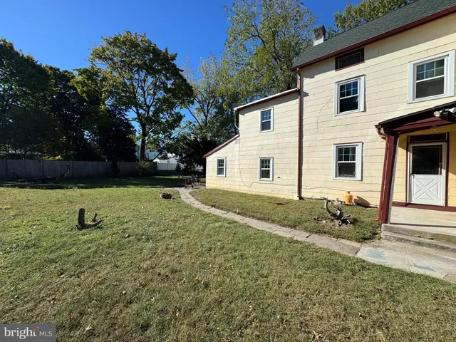 $399,000 | 310 Front Street, Beverly, NJ 08010