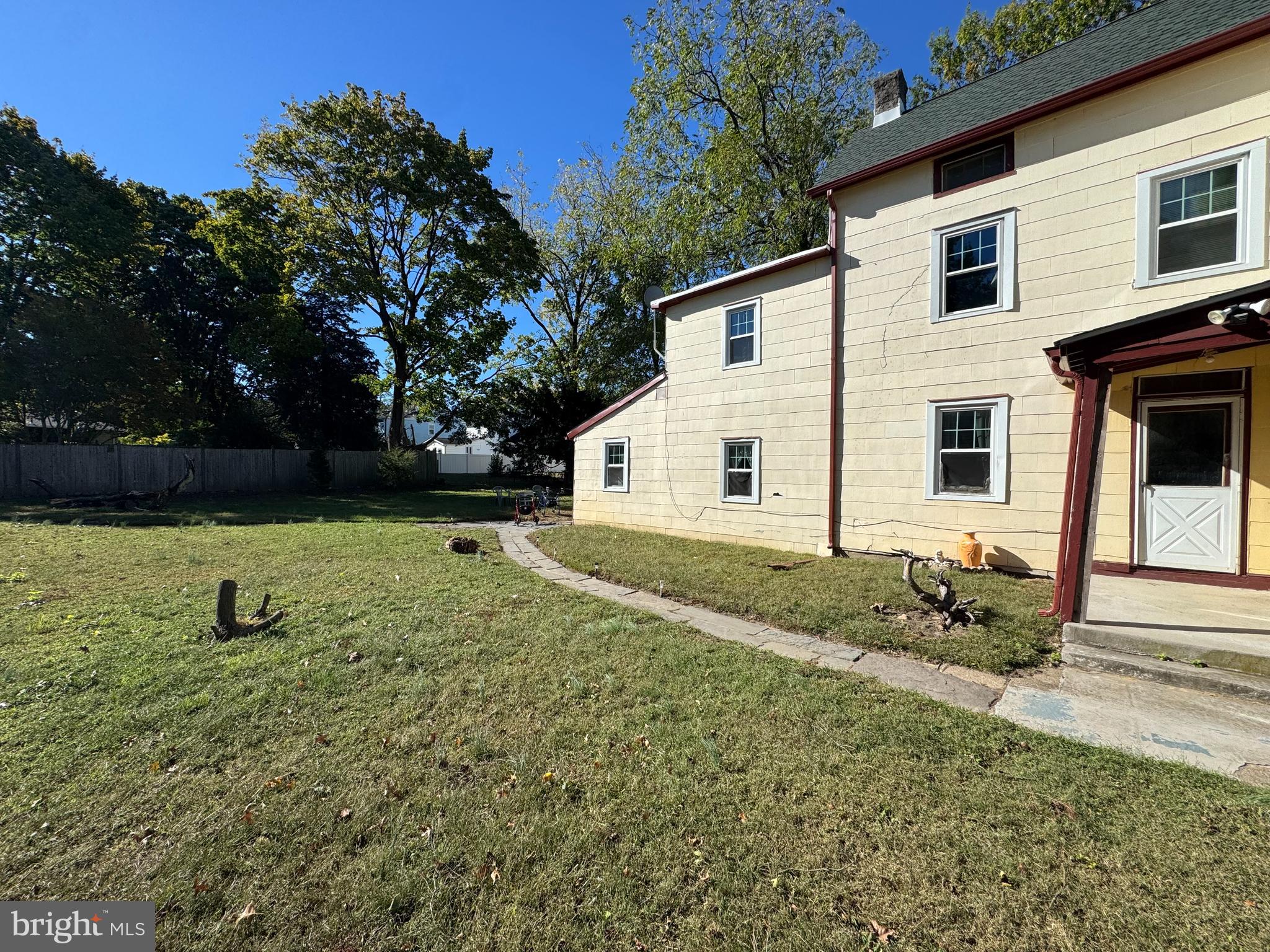 310 Front Street Beverly, NJ 08010 - Photo 7 of 9