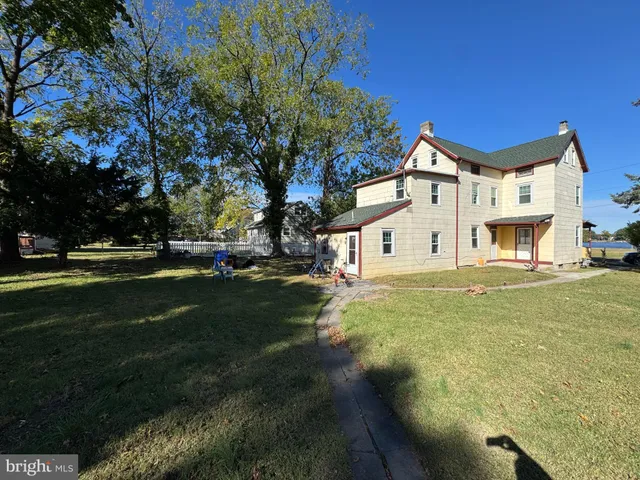 $399,000 | 310 Front Street, Beverly, NJ 08010