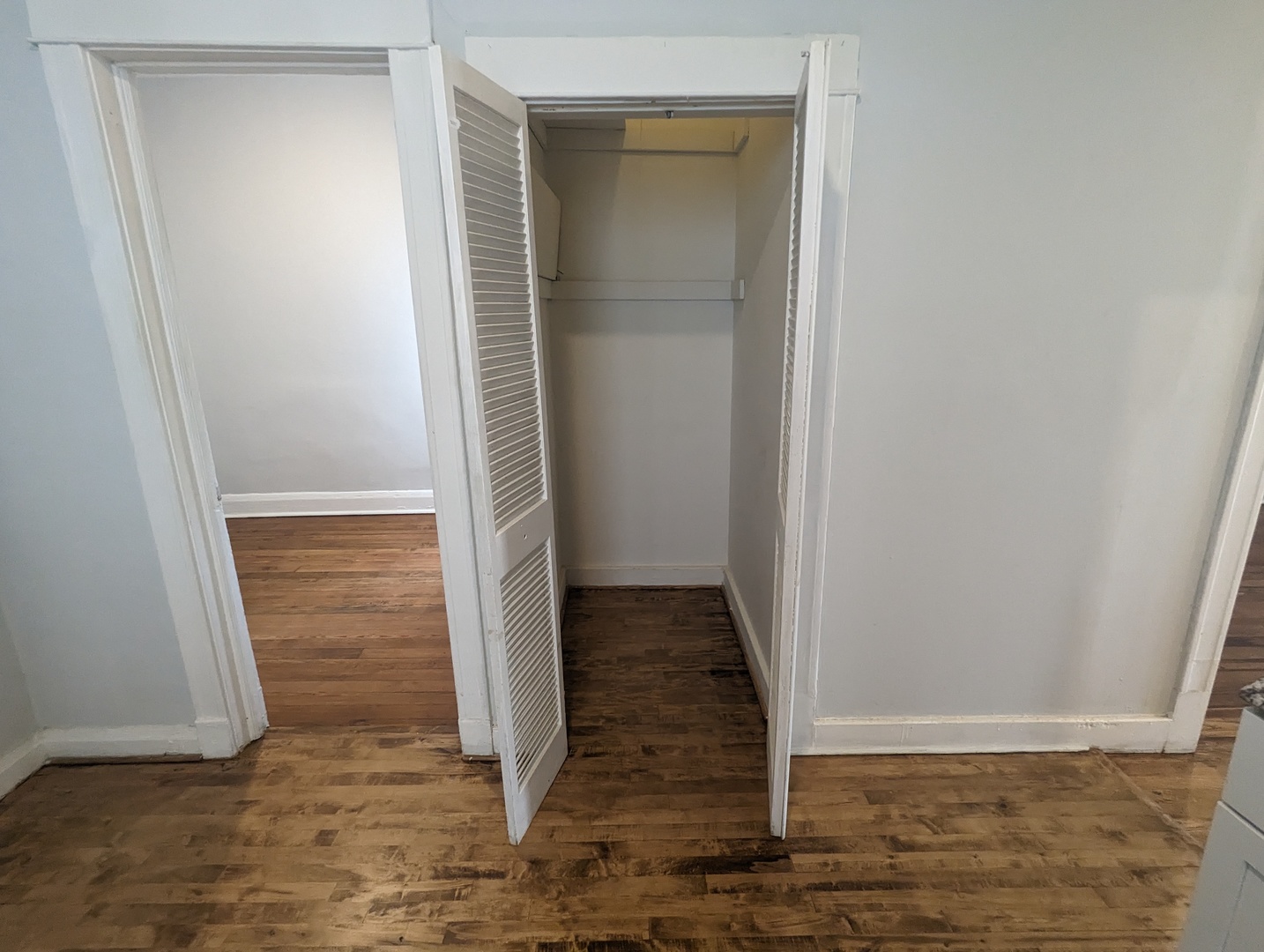 3544 North Halsted Street, Unit 3F Chicago, IL 60657 - Photo 25 of 28 a view of wooden floor