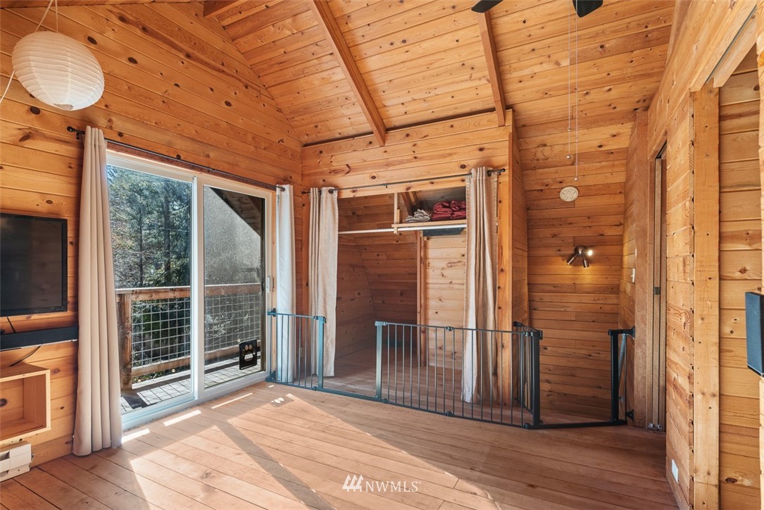 6188 Shamrock Road Maple Falls, WA 98266 - Photo 13 of 31 Gallery Image 13