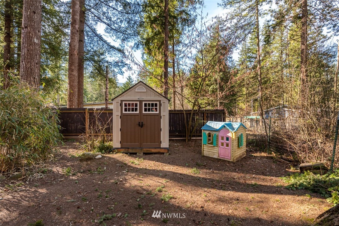 6188 Shamrock Road Maple Falls, WA 98266 - Photo 29 of 31 Gallery Image 29