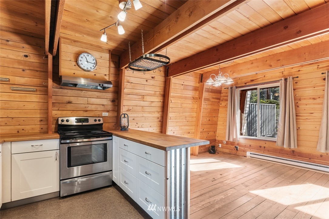 6188 Shamrock Road Maple Falls, WA 98266 - Photo 8 of 31 Gallery Image 8