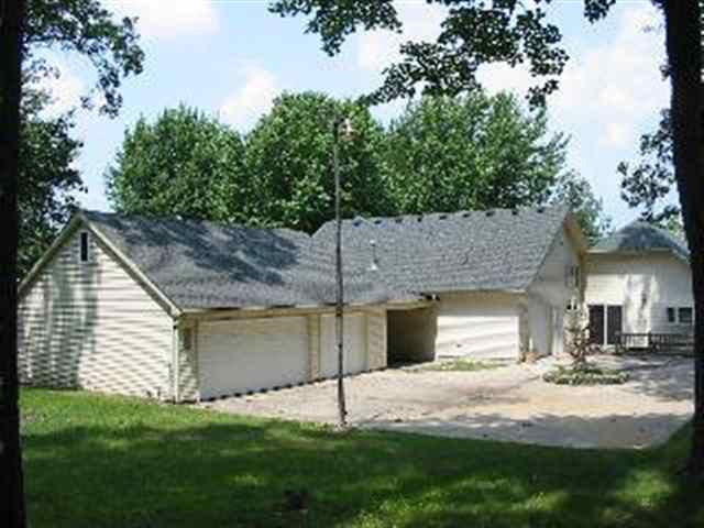1765 West Temperance Road Temperance, MI 48182 - Photo 3 of 16 Garages