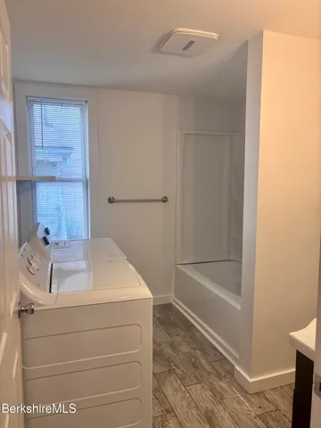 $950 | 36 Holden Street, Unit LOWR, North Adams, MA 01247