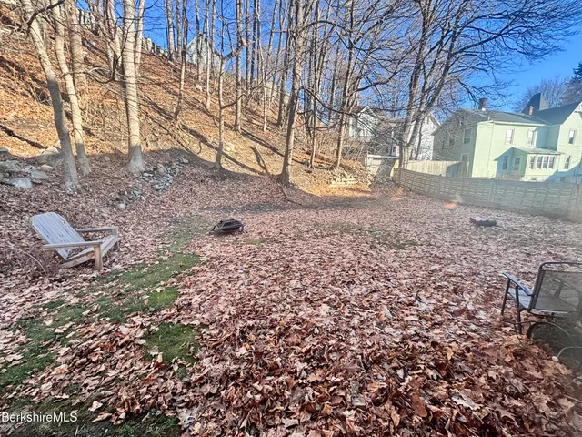 $950 | 36 Holden Street, Unit LOWR, North Adams, MA 01247