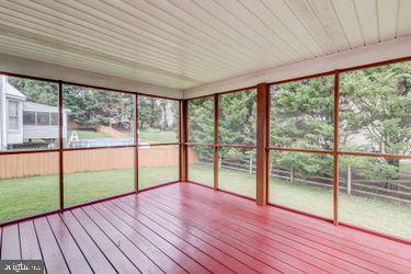 10039 Magledt Road Baltimore, MD 21234 - Photo 18 of 21 Sunroom