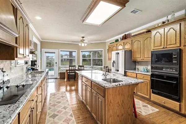 $674,900 | 302 Waterwood Drive, Orange, TX 77630