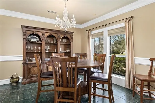 $699,900 | 302 Waterwood Drive, Orange, TX 77630