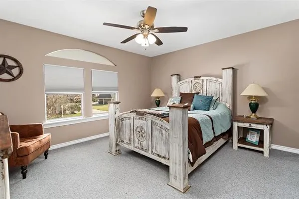 $674,900 | 302 Waterwood Drive, Orange, TX 77630