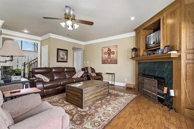 $699,900 | 302 Waterwood Drive, Orange, TX 77630