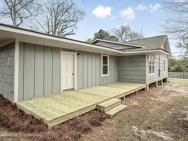 $219,900 | 128 Sinclair Street, McComb, MS 39648