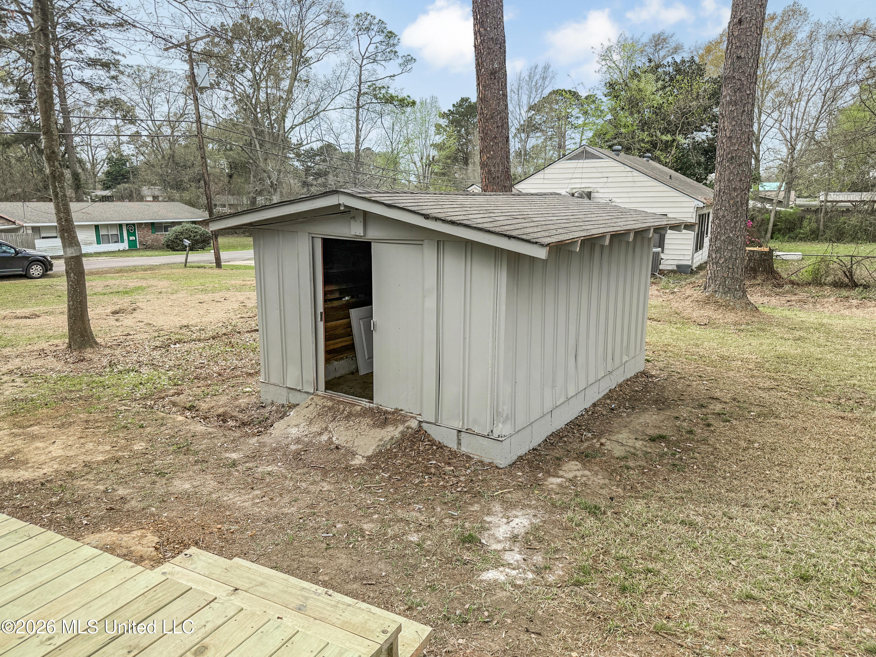 128 Sinclair Street McComb, MS 39648 - Photo 9 of 28 IMG_3044
