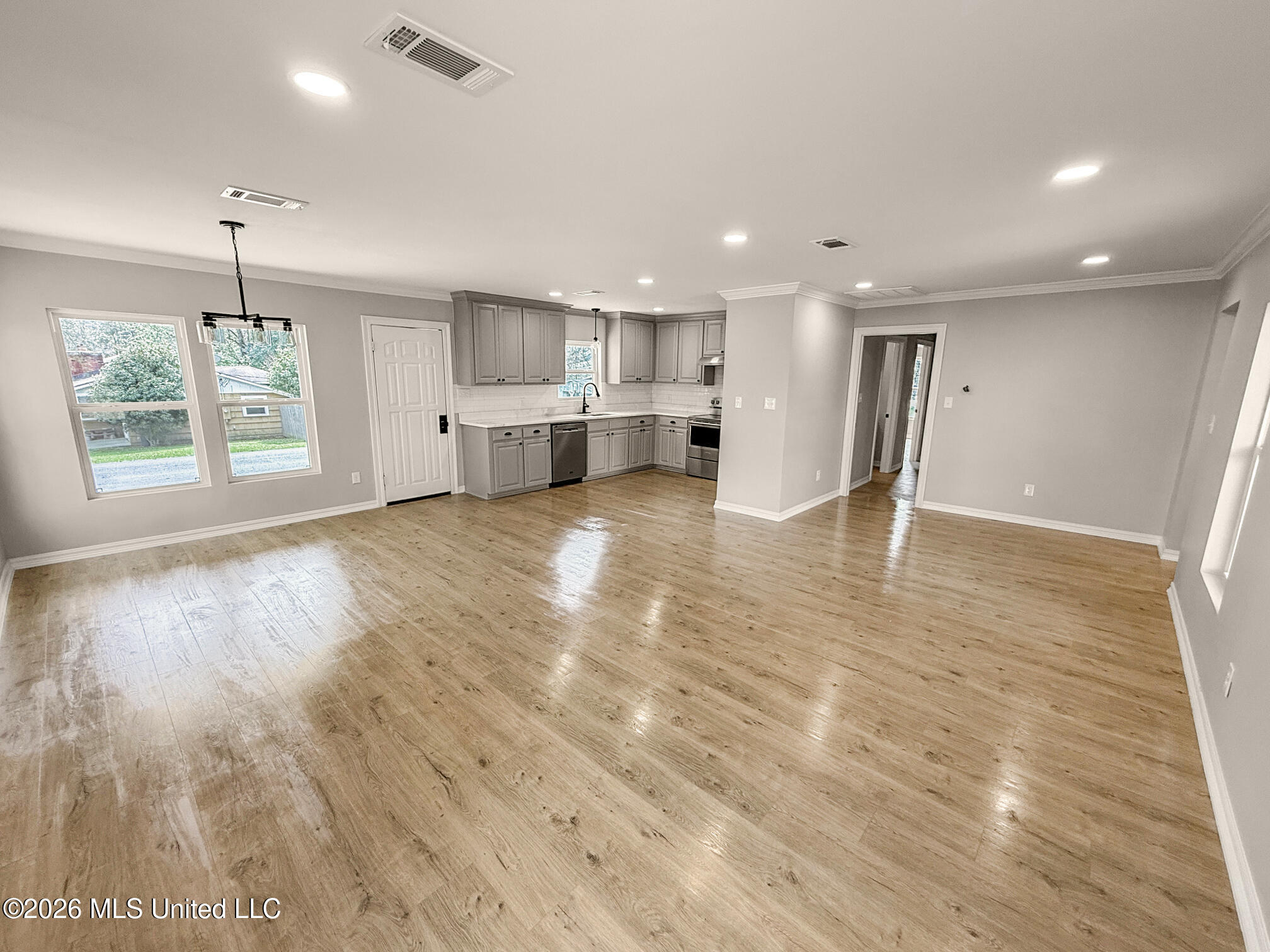 128 Sinclair Street McComb, MS 39648 - Photo 10 of 28 IMG_3066