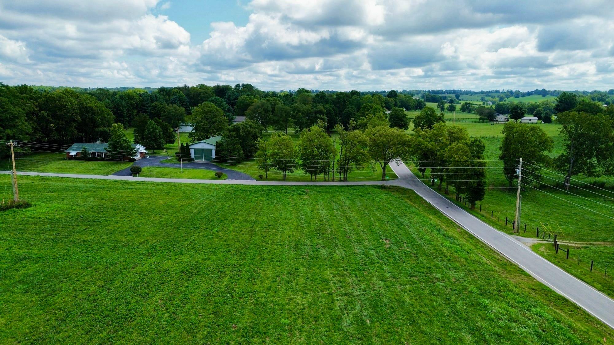 969 Walnut Grove Road Cynthiana, KY 41031 - Photo 4 of 28 20260805_164036_F81A88