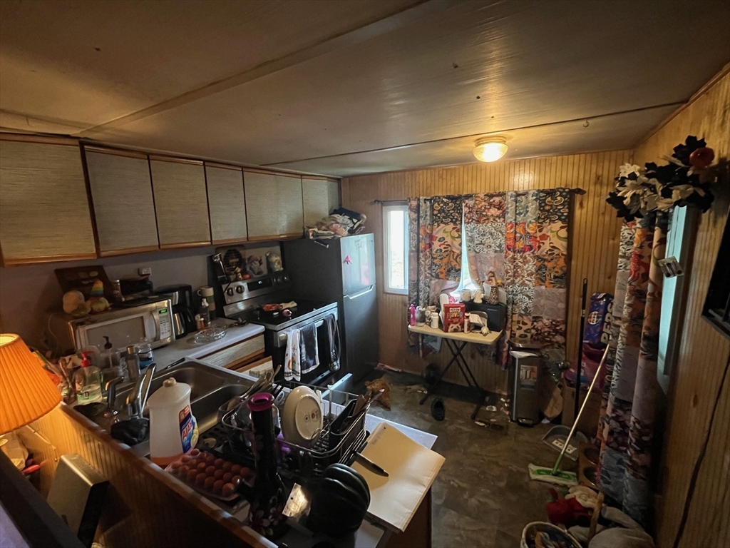 189 Springfield Road, Unit 23 Westfield, MA 01085 - Photo 12 of 14 a view of a room with gym equipment