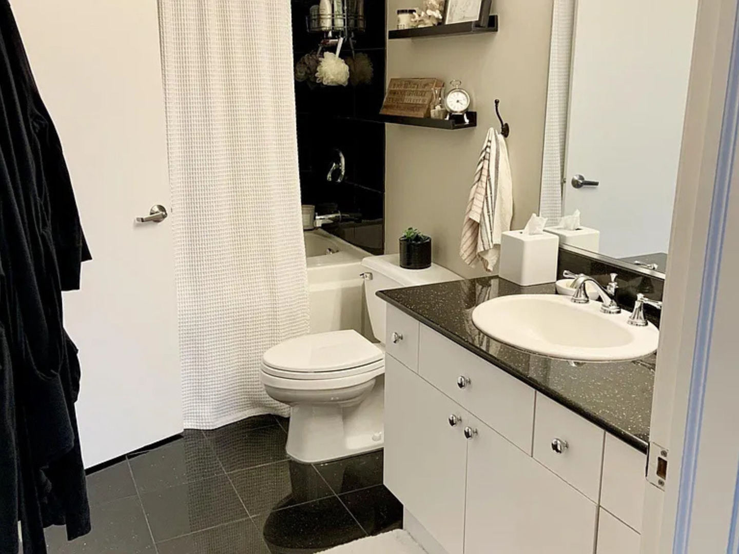 15 South Throop Street, Unit 403 Chicago, IL 60607 - Photo 4 of 10