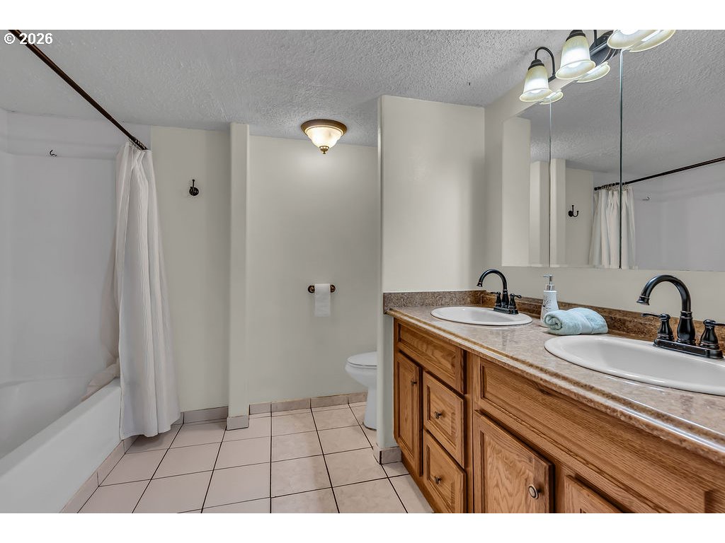 23501 Northeast Sunnycrest Road Newberg, OR 97132 - Photo 17 of 36