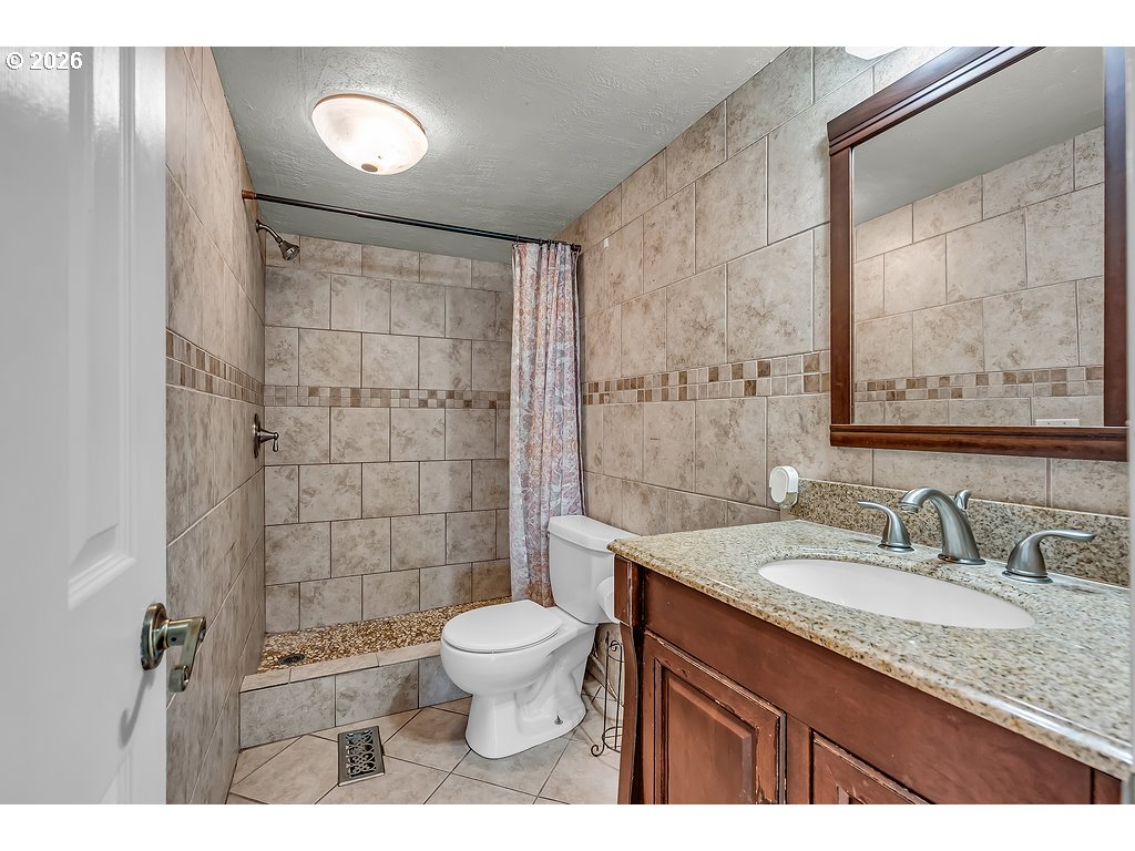 23501 Northeast Sunnycrest Road Newberg, OR 97132 - Photo 22 of 36